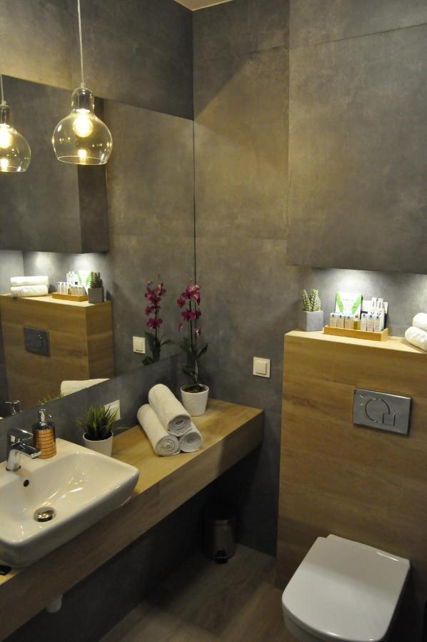 Apartament Na Teczowej วรอตซวาฟ ภายนอก รูปภาพ